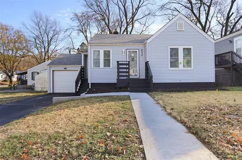 8824 Wiedle Pl, Saint Louis, MO 63136