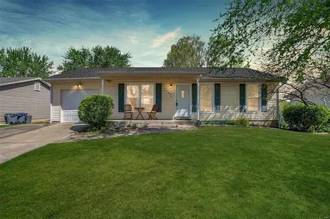 1349 Half Moon Dr, O'fallon, MO 63366