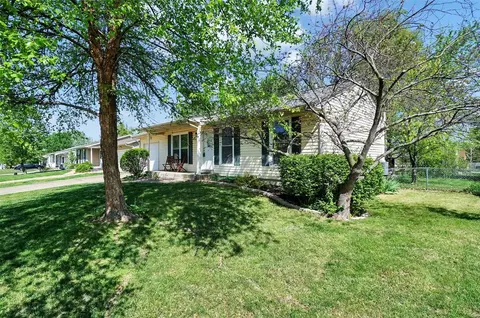 1349 Half Moon Dr, O'fallon, MO 63366 photo 3