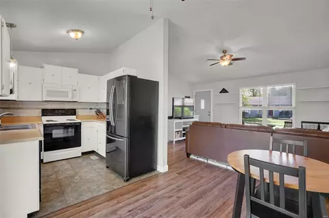 1349 Half Moon Dr, O'fallon, MO 63366 photo 9