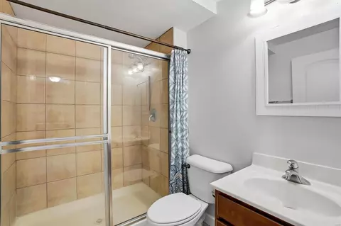 Bath - 63 White Doe Ct, Eureka, MO 63025 photo 2 of 2
