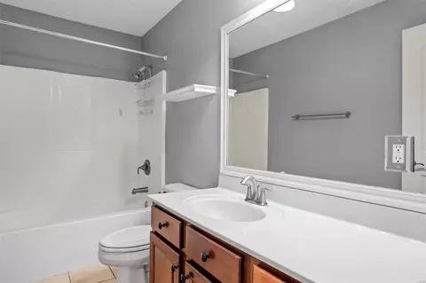 Bath - 63 White Doe Ct, Eureka, MO 63025 photo 1 of 2