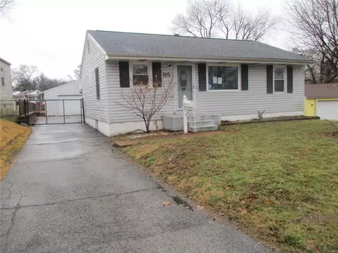 95 Du Bourg Ln, Florissant, MO 63031