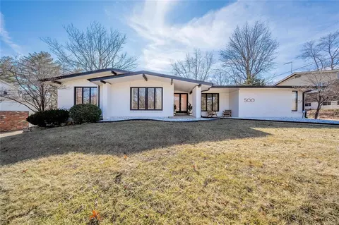 500 Claymont Dr, Ballwin, MO 63011