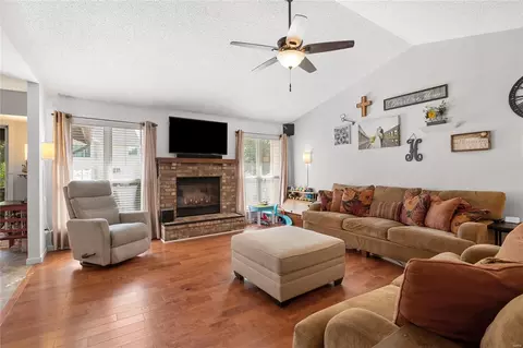 1182 Bellow Falls Dr, O'fallon, MO 63368 photo 5