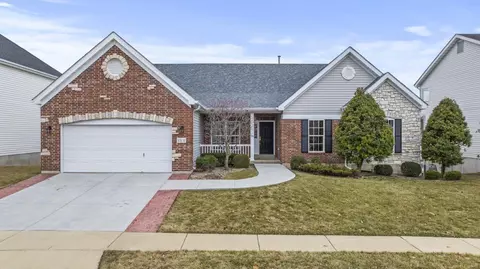 114 Greycliff Manor Dr, Saint Louis, MO 63129