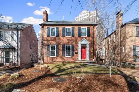 7659 Carswold Dr, Saint Louis, MO 63105