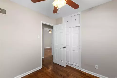 Bedroom - 9032 Kickapoo Dr, Saint Louis, MO 63123 photo 3 of 3