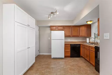 Kitchen - 9032 Kickapoo Dr, Saint Louis, MO 63123 photo 4 of 5