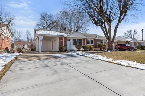 Exterior - 9032 Kickapoo Dr, Saint Louis, MO 63123 photo 2 of 8