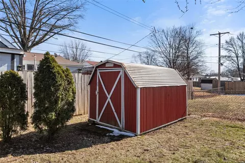 Exterior - 9032 Kickapoo Dr, Saint Louis, MO 63123 photo 7 of 8
