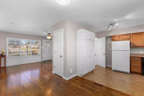 Entry Way - 9032 Kickapoo Dr, Saint Louis, MO 63123 photo 2 of 2