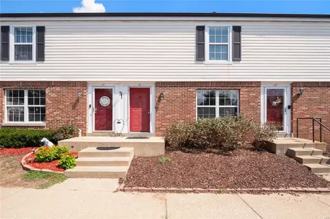 65 Woodlake Ct #D, Lake Saint Louis, MO 63367