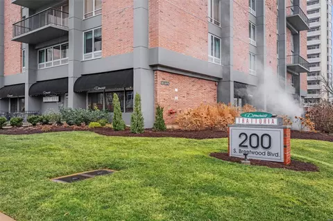 200 S Brentwood Blvd #16F, Saint Louis, MO 63105