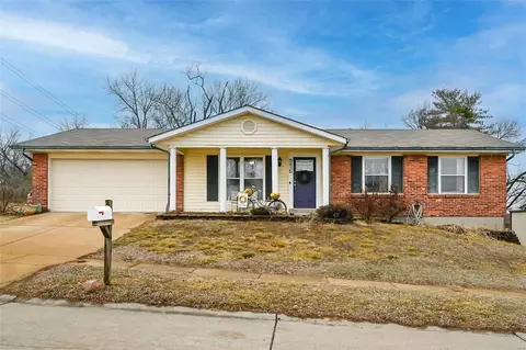 3415 Falcon View Ln, Saint Louis, MO 63129
