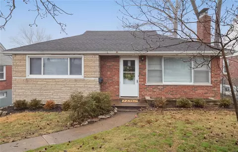 9723 Graystone Ter, Saint Louis, MO 63119
