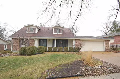 2953 Flameglow Dr, Saint Louis, MO 63129