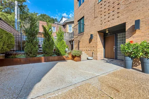 35 N Newstead Ave #1, Saint Louis, MO 63108