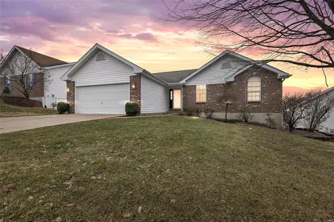3164 Moss Pointe Dr, Saint Charles, MO 63303