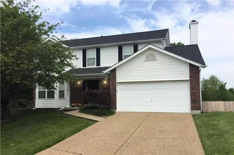 6 Forest Peak Ct, Saint Charles, MO 63303
