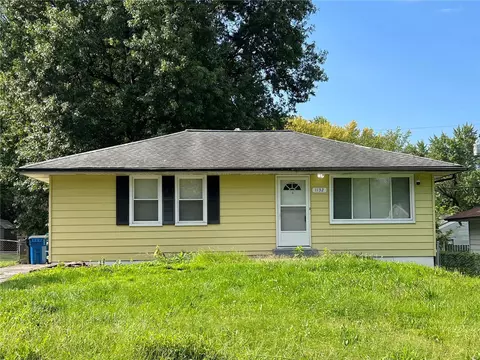 1132 Maple Ave, Saint Louis, MO 63138