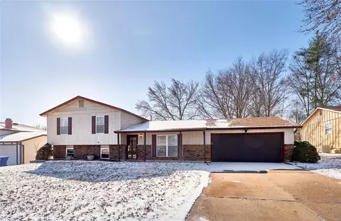 22 Newberry Dr, Saint Peters, MO 63376