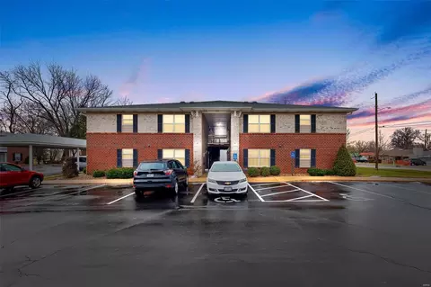 406 S Church St #116, Saint Peters, MO 63376