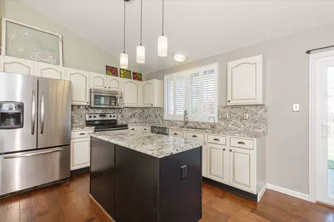 Kitchen - 2205 Currier Pl, O'fallon, MO 63368 photo 1 of 6