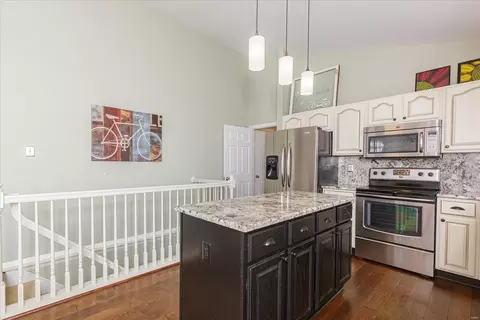 Kitchen - 2205 Currier Pl, O'fallon, MO 63368 photo 2 of 6