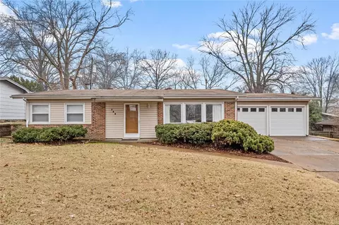 728 Paschal Dr, Saint Louis, MO 63125