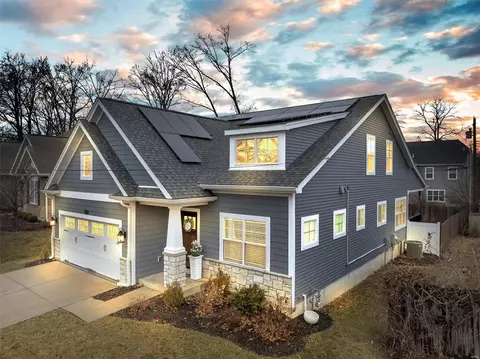 11931 Devonshire Ave, Des Peres, MO 63131