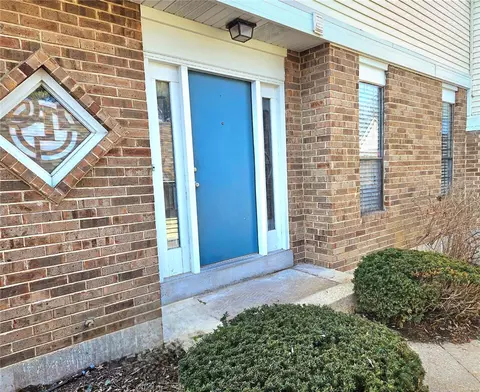 14488 Moorgate Dr, Chesterfield, MO 63017