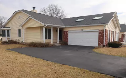 16004 Rose Wreath Ln, Florissant, MO 63034
