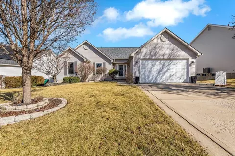 952 Cottontail Ln, Saint Charles, MO 63303
