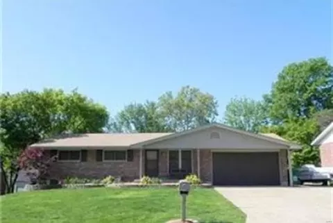 606 Ivygate Dr, Saint Louis, MO 63129