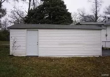 10173 Count Dr, Saint Louis, MO 63136 photo 9
