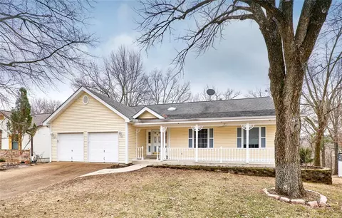 1824 Harbor Mill Dr, Fenton, MO 63026
