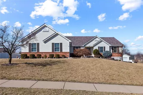 1124 Highland Farms Dr, Wentzville, MO 63385