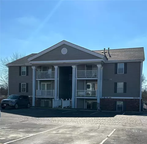 12122 Natural Bridge Rd #E, Bridgeton, MO 63044