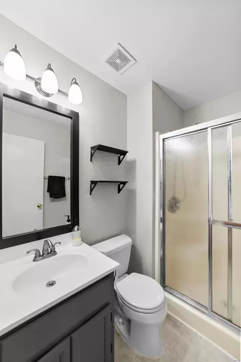 Bath - 142 Lamplighter Way, O'fallon, MO 63368 photo 1 of 2