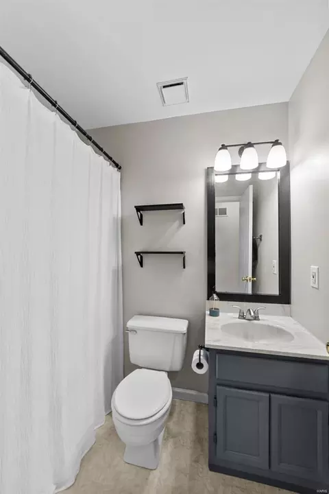 Bath - 142 Lamplighter Way, O'fallon, MO 63368 photo 2 of 2