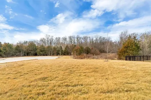 Exterior - 855 Memsie Dr, O'fallon, MO 63368 photo 3 of 5