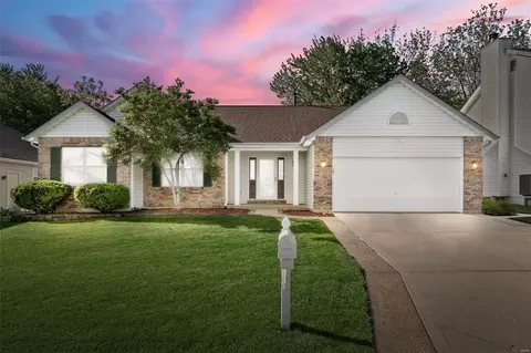 1453 Schoal Creek Dr, St Peters, MO 63366
