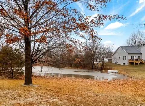 12 Pershing Cir, O'fallon, MO 63366 photo 2