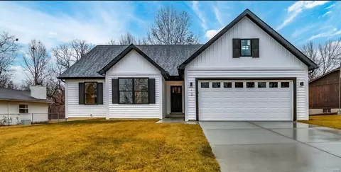 12 Pershing Cir, O'fallon, MO 63366