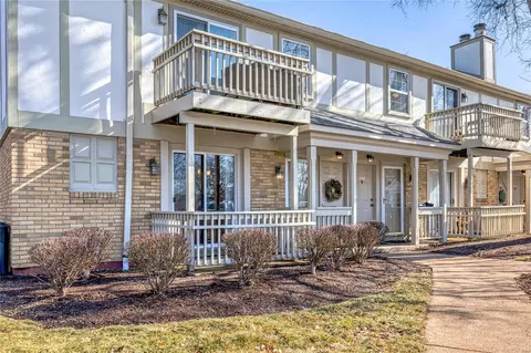 1442 Bluebird Ter, Saint Louis, MO 63144
