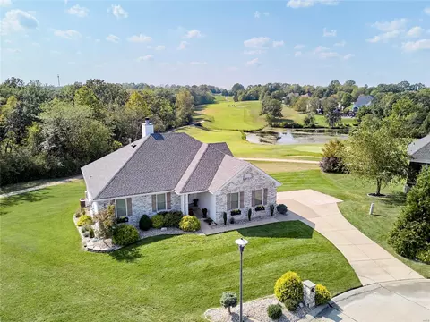 1916 Emerald Green Dr, Wentzville, MO 63385