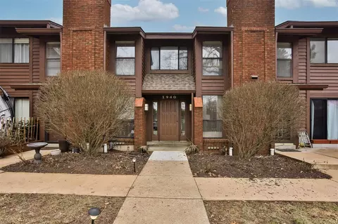 1940 Meadowtree Ln #4, Saint Louis, MO 63122