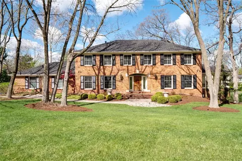 249 Hewlett Ct, Creve Coeur, MO 63141
