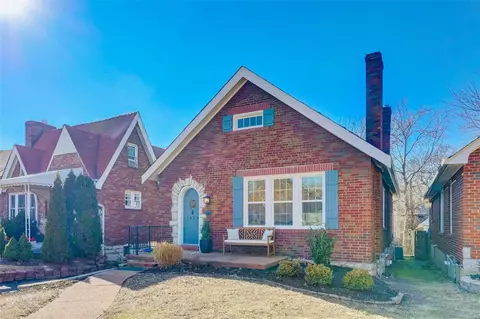 1419 Barger Pl, Saint Louis, MO 63117